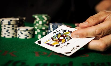 Soft vs Hard Blackjack: Why it Matters (April 2024) .